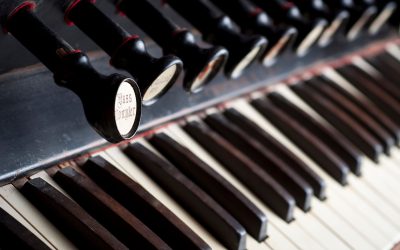 Melodic Mechanics: The Inner Workings of Pump Organs and Their Enchanting Sound Production